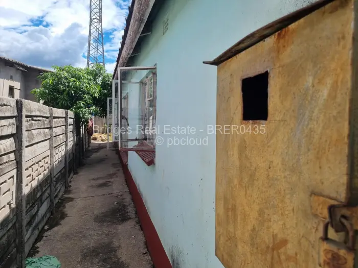 4 Bedroom House for Sale in Budiriro, Harare