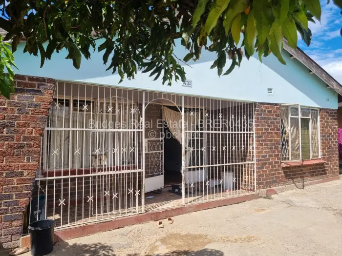 4 Bedroom House for Sale in Budiriro, Harare