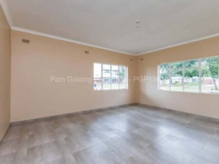 Townhouse/Cluster for Sale in Waterfalls, Harare