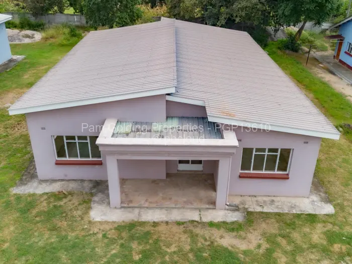 Townhouse/Cluster for Sale in Waterfalls, Harare