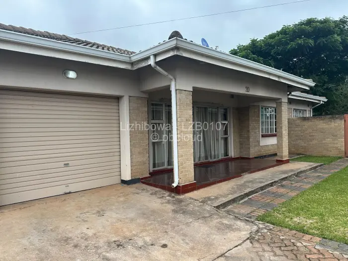 Townhouse/Cluster to Rent in Waterfalls, Harare