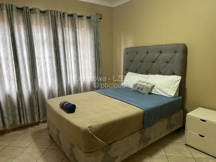 Townhouse/Cluster to Rent in Waterfalls, Harare