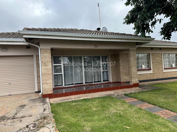 Townhouse/Cluster to Rent in Waterfalls, Harare