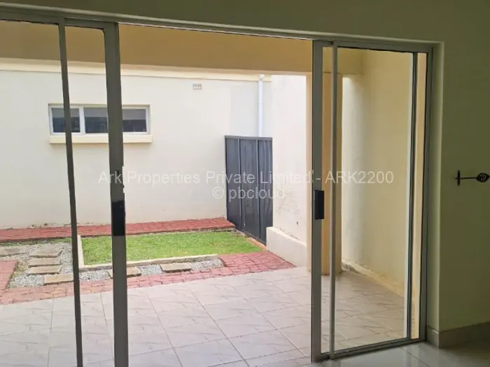 Townhouse/Cluster to Rent in Helensvale, Harare