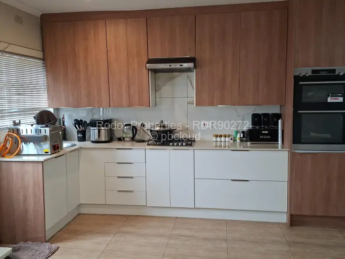 5 Bedroom House for Sale in Hopeville, Bulawayo