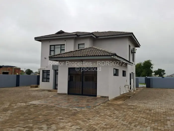 5 Bedroom House for Sale in Hopeville, Bulawayo