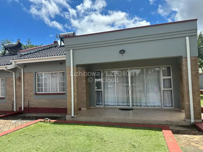 Townhouse/Cluster to Rent in Newlands, Harare