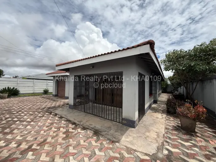 3 Bedroom House for Sale in Mainway Meadows, Harare
