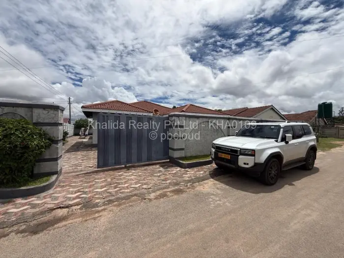 3 Bedroom House for Sale in Mainway Meadows, Harare