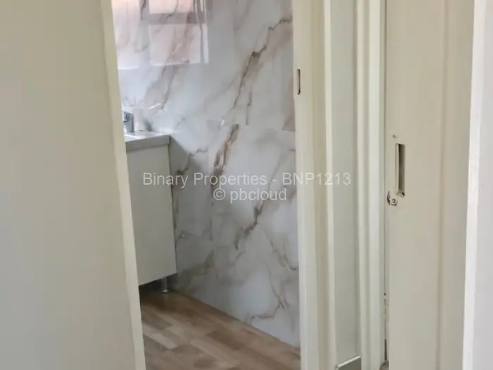 5 Bedroom House to Rent in Southview, Gweru