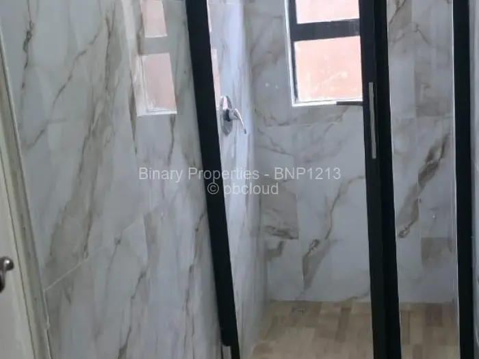 5 Bedroom House to Rent in Southview, Gweru