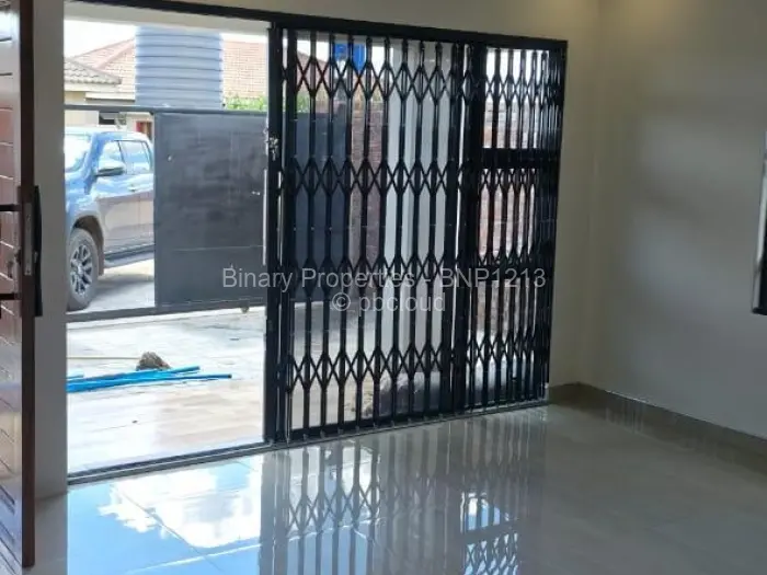 5 Bedroom House to Rent in Southview, Gweru