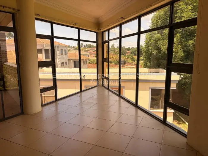 5 Bedroom House to Rent in Crowhill Views, Harare