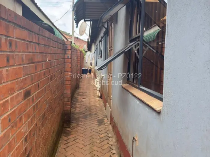 House for Sale in Warren Park, Harare
