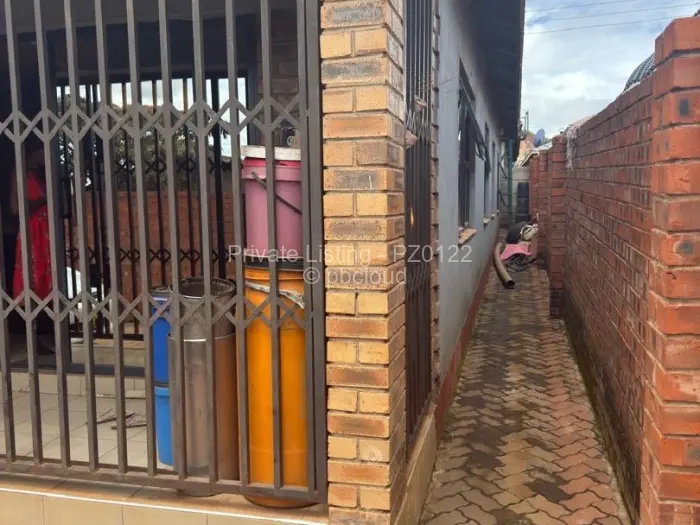 House for Sale in Warren Park, Harare