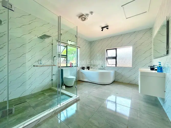 8 Bedroom House to Rent in Shawasha Hills, Harare