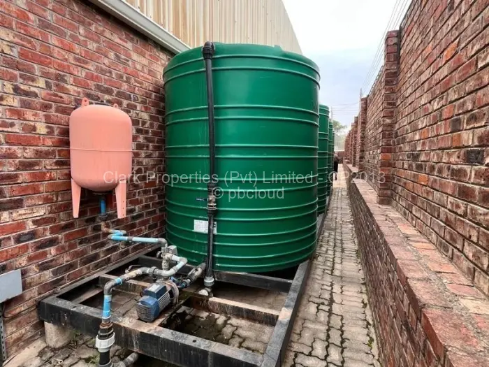 Warehouse/Industrial to Rent in Waterfalls, Harare