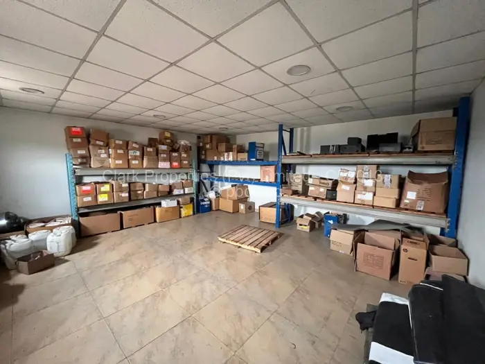 Warehouse/Industrial to Rent in Waterfalls, Harare