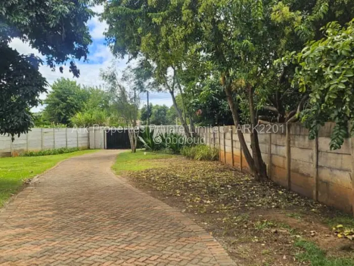 4 Bedroom House to Rent in The Grange, Harare