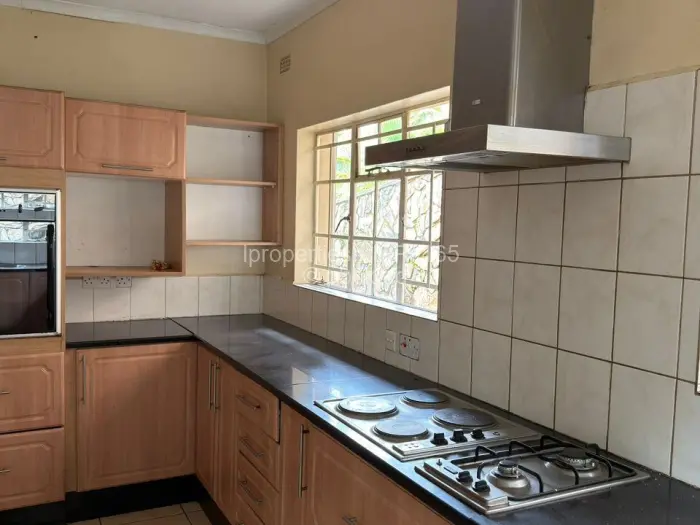 4 Bedroom House to Rent in Glen Lorne