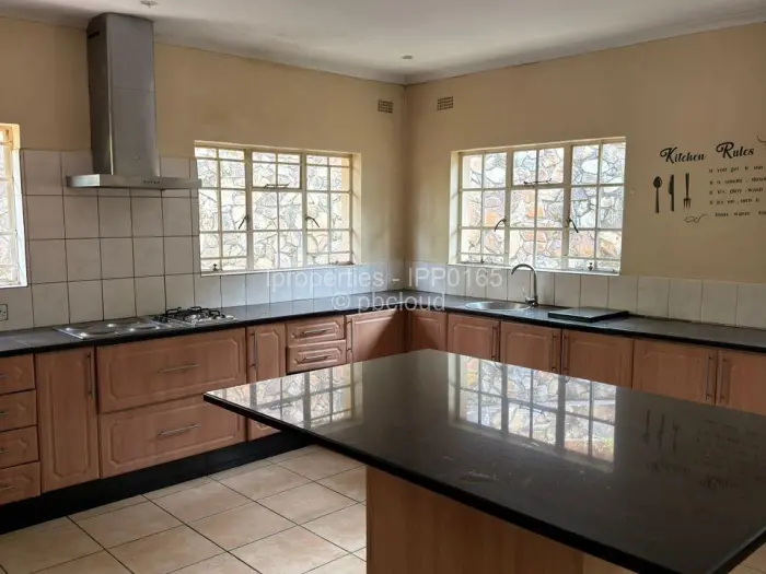 4 Bedroom House to Rent in Glen Lorne