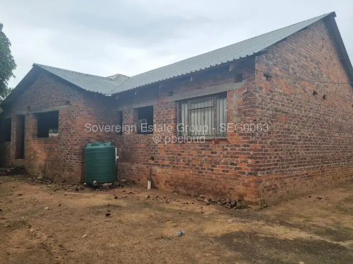 5 Bedroom House for Sale in Glen View, Harare