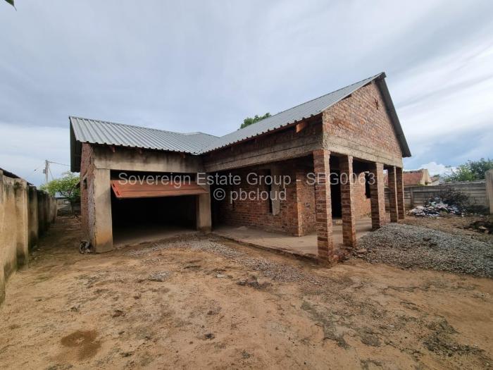 5 Bedroom House for Sale in Glen View, Harare