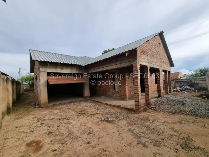 5 Bedroom House for Sale in Glen View, Harare