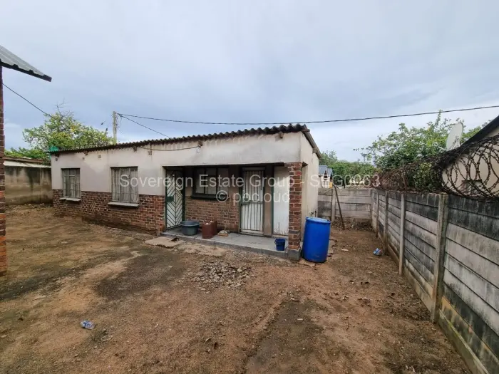 5 Bedroom House for Sale in Glen View, Harare