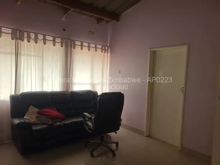 4 Bedroom House to Rent in Chitungwiza, Chitungwiza