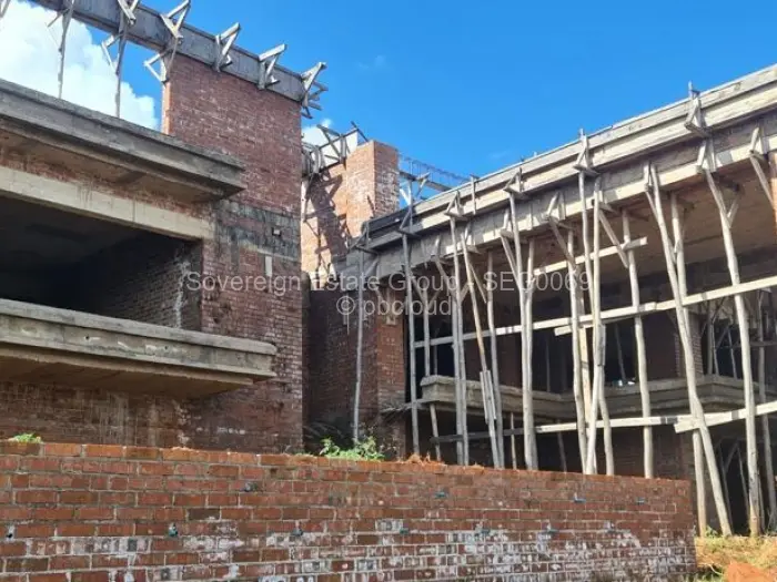 7 Bedroom House for Sale in Gletwin Park, Harare