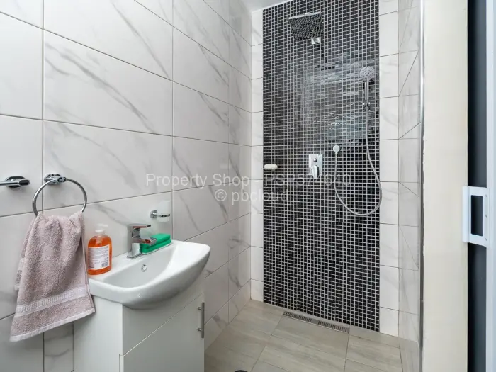 6 Bedroom House to Rent in Greystone Park, Harare