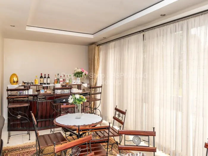 6 Bedroom House to Rent in Greystone Park, Harare