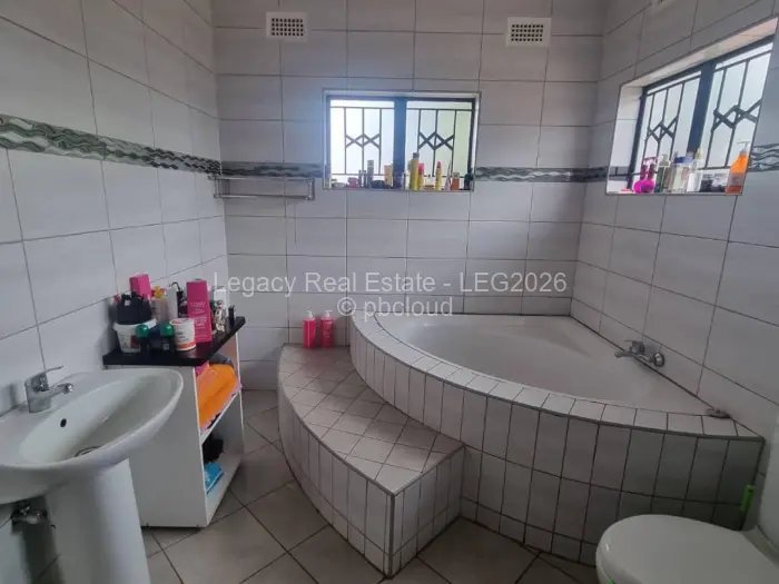 5 Bedroom House for Sale in Belvedere, Harare