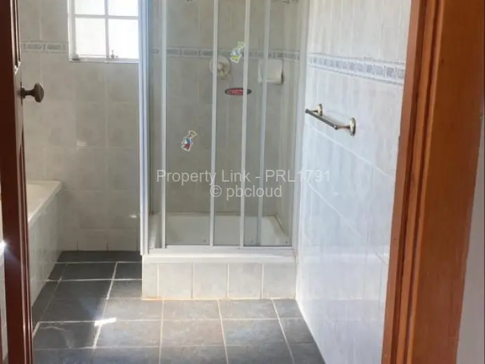 3 Bedroom House for Sale in Suburbs, Bulawayo