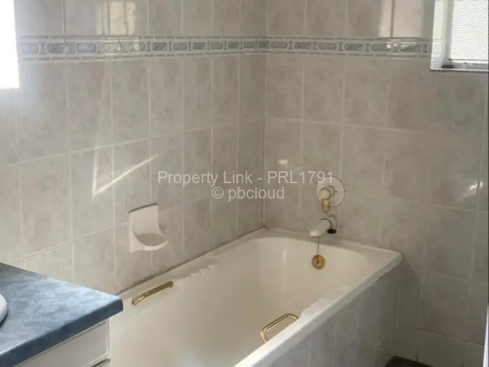 3 Bedroom House for Sale in Suburbs, Bulawayo