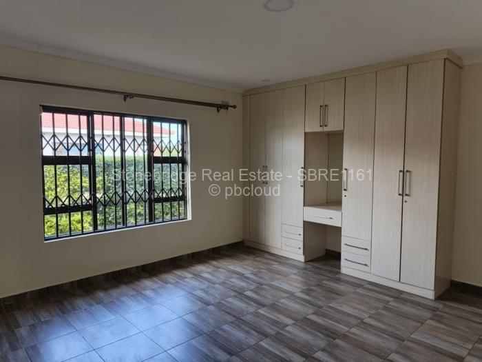 Townhouse/Cluster to Rent in Lochview, Bulawayo