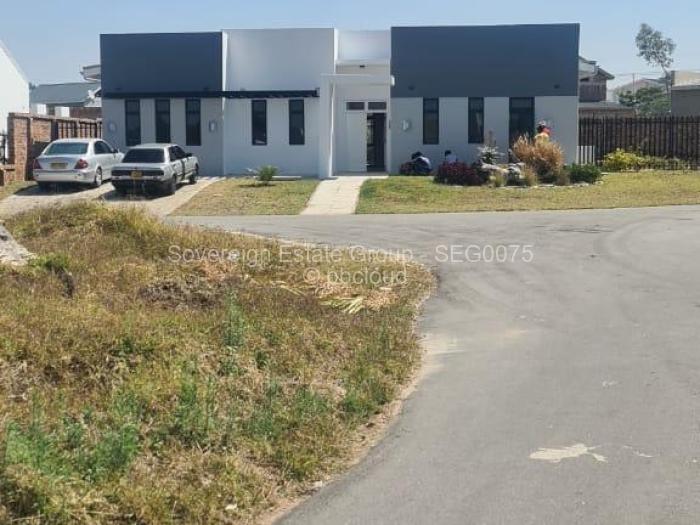Townhouse/Cluster to Rent in Arlington, Harare