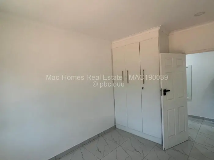 3 Bedroom Cottage/Garden Flat to Rent in Greendale North