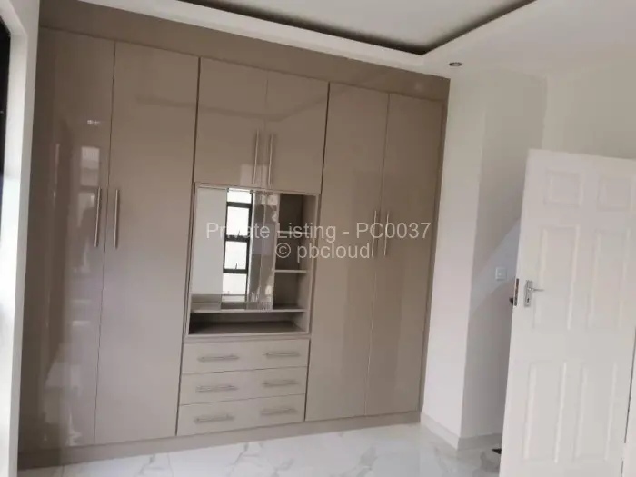 Flat/Apartment to Rent in Borrowdale West, Harare