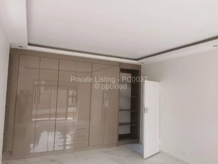 Flat/Apartment to Rent in Borrowdale West, Harare