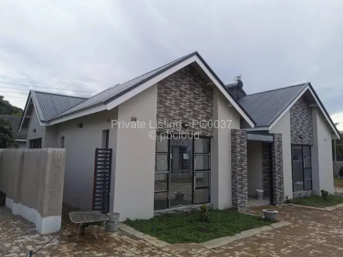 Flat/Apartment to Rent in Borrowdale West, Harare