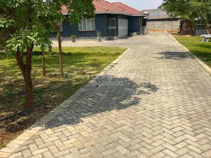 4 Bedroom House to Rent in Rockview, Harare