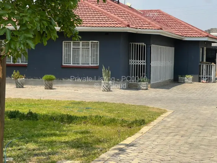 4 Bedroom House to Rent in Rockview, Harare