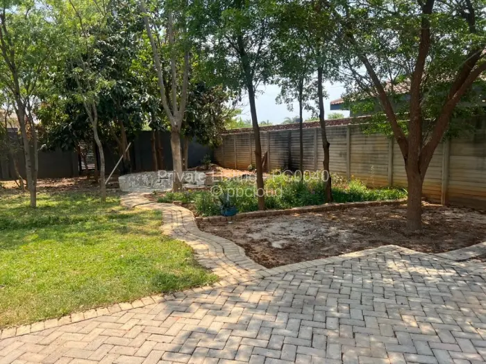 4 Bedroom House to Rent in Rockview, Harare