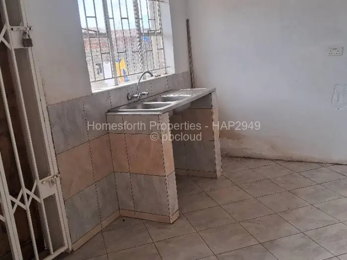 3 Bedroom Cottage/Garden Flat for Sale in Ruwa, Ruwa