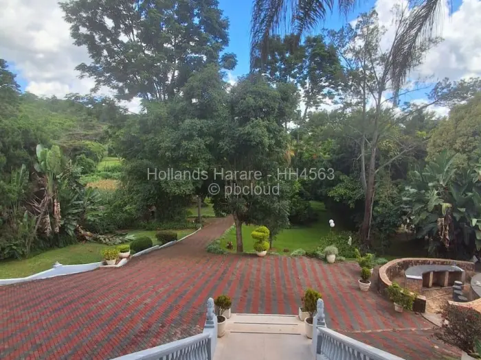 10 Bedroom House for Sale in Borrowdale Brooke, Harare
