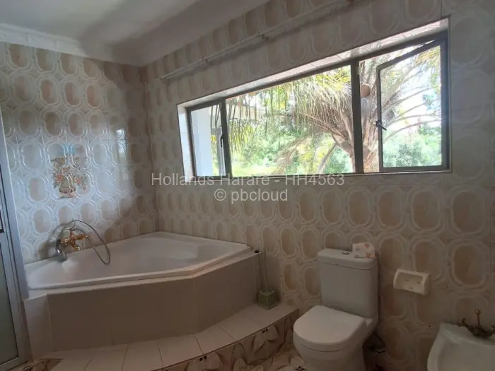 10 Bedroom House for Sale in Borrowdale Brooke, Harare