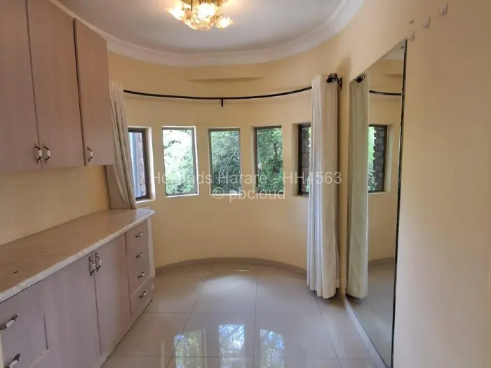 10 Bedroom House for Sale in Borrowdale Brooke, Harare
