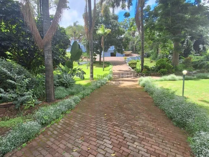 10 Bedroom House for Sale in Borrowdale Brooke, Harare